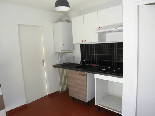 A louer appartement 2 pièces en 4ème étage avec balcon et cuisine aménagée 13170 Les Pennes Mirabeau - Photo 1