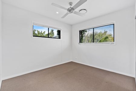 Tri-level Townhouse with City Views! - Photo 4