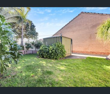 Easy-Care Unit Offering an Exceptional Lifestyle! - Photo 6