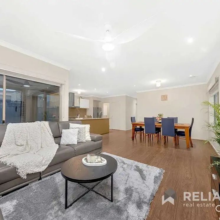 “Quality 4 bedroom home with Class & Convenience!” - Photo 1