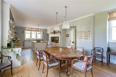 6 bedroom detached house to rent - Photo 4