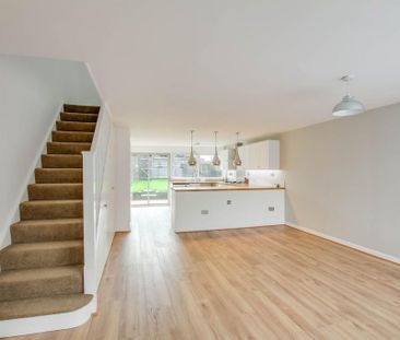 3 bedroom terraced house to rent - Photo 1