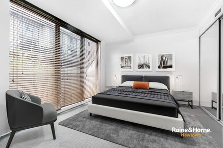 Tri-level home in convenient walk to everywhere address - Photo 2