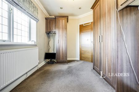 5 bedroom house to rent Shallowford Grove, Furzton, Milton Keynes, Buckinghamshire, MK4 - Photo 3