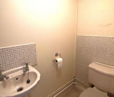 1 bedroom ground floor maisonette to rent - Photo 3
