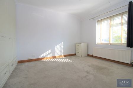 Ridgeway, Stevenage, Hertfordshire - Photo 3