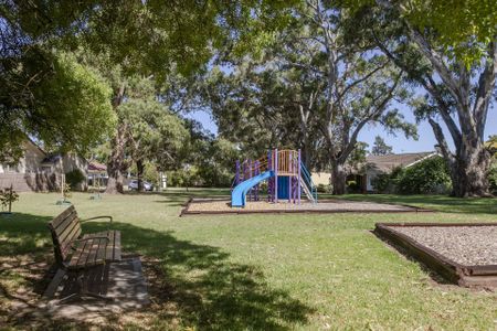 2/7-9 Grandview Avenue, Urrbrae - Photo 2