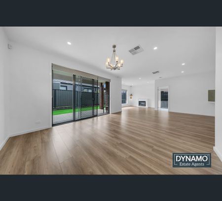 612 Grand Boulevard, Craigieburn, Vic 3064 - Photo 2