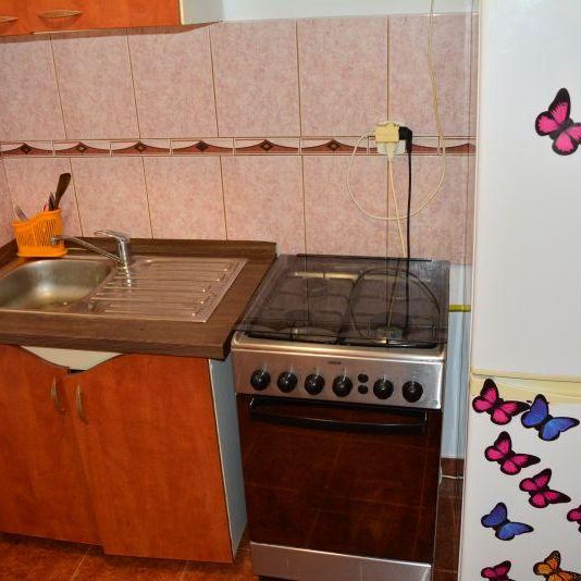 Apartament 3 camere de inchiriat in Cluj, zona Marasti, 610 eur - Photo 1