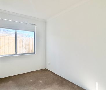 Spacious 4 Bedroom + Study Home in Convenient Cannington Location! - Photo 5