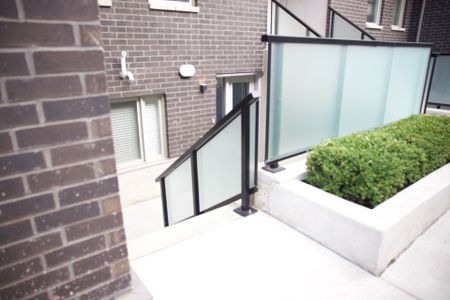 For Lease - 2791 Eglinton Avenue Unit# 530, Toronto, Ontario - Photo 3