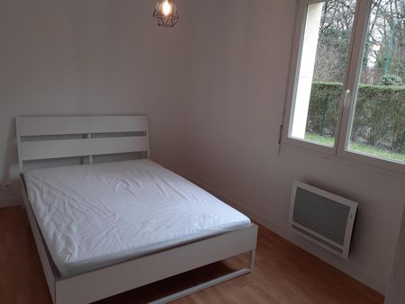 Location Appartement 2 pièces 45m² CROUTELLE 86240 - Photo 4
