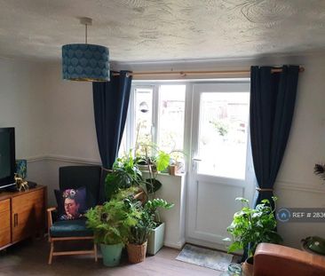 2 bedroom terraced house to rent - Photo 1