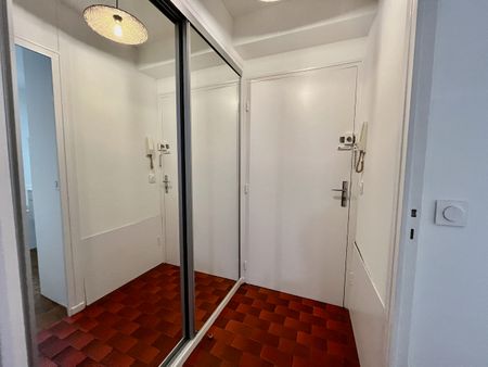 Location Appartement 1 pièce 27m² - Photo 3