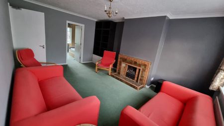 5 bedroom semi-detached house to rent - Photo 3