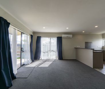 Two bedroom home - Photo 2