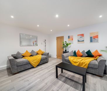 4 Bed Semi-Detached House, Brixton, SW9 - Photo 1