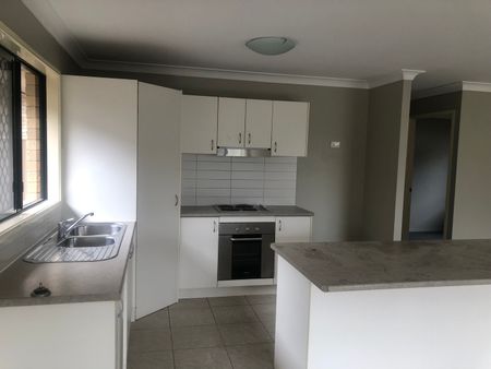 29 Mossman Parade, Waterford QLD 4133 - House For Rent | Domain - Photo 4