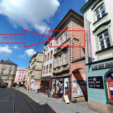 Nabízíme k pronájmu byt 2 + 1, nacházející se na rozhraní ulice Denisova a Kačení v centru města - Фото 1