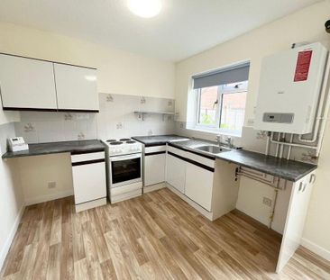 3 bedroom semi-detached house to rent - Photo 5