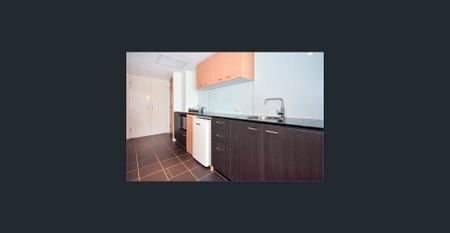 Stunning 1 Bedroom Apartment - Photo 2