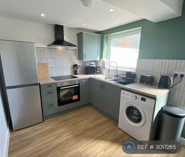 1 bedroom in a house share to rent - Photo 2