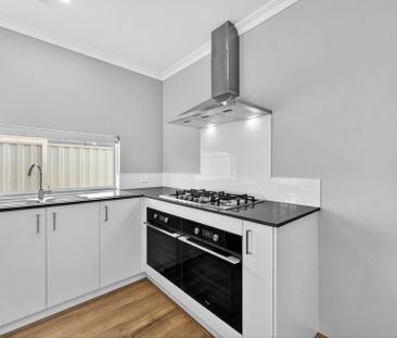 Coastal Living Meets Modern Comfort. - Photo 3