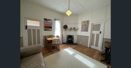 SUNSHINE COTTAGE - Photo 2