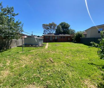 16 Village Drive, Hampton Park VIC - Photo 5