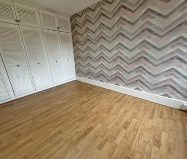 Stephenson Drive, Moorside - Photo 3