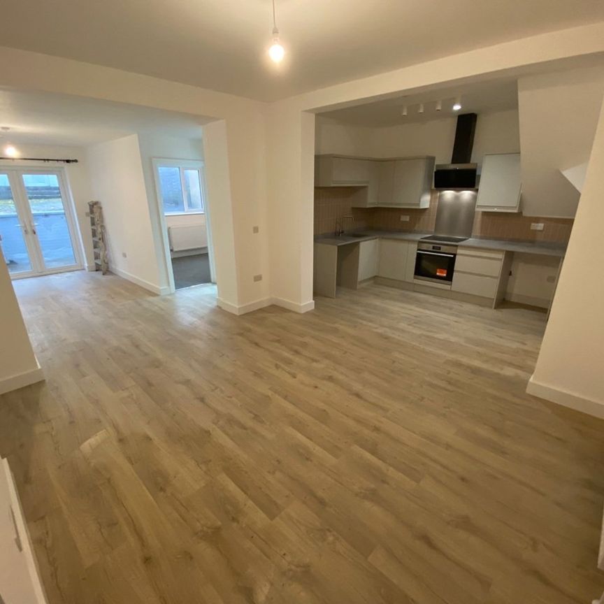 2 Bed Flat, Kinsale Road, BS14 - Photo 1