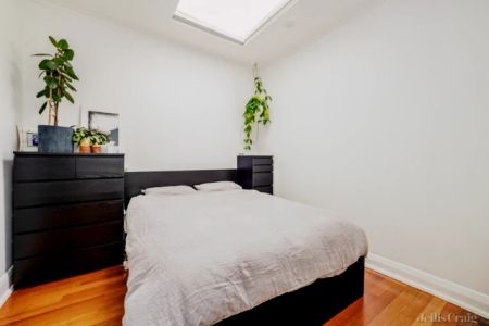 2 Bed, 1 Bath - Photo 4