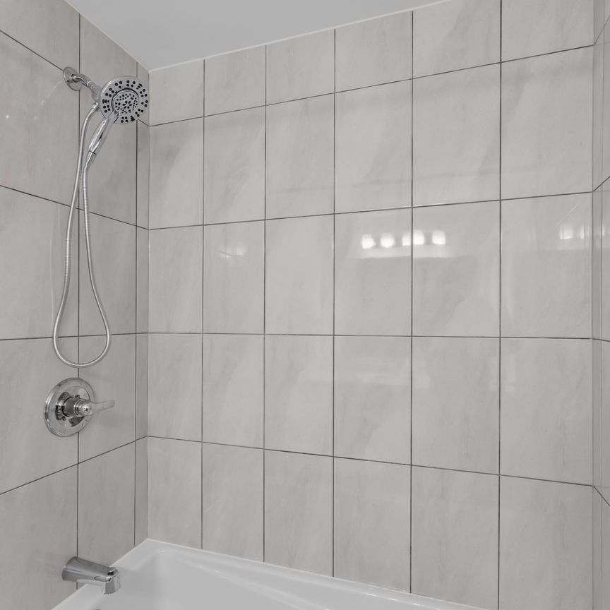 For Lease - 931 Creekway Private, Kanata, Ontario - Photo 1