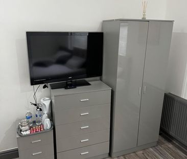 Room in a Shared House, Ellel Grove, L6 - Photo 5