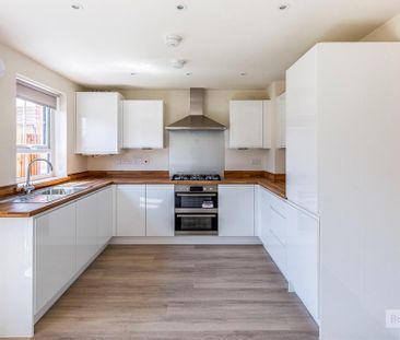 3 bedroom semi-detached house to rent - Photo 4