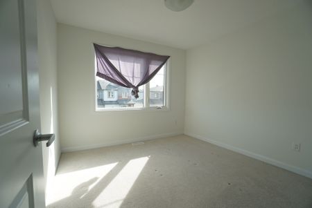 For Lease - 351 Establish Avenue, Orleans - Cumberland and Area, Ontario - Photo 3