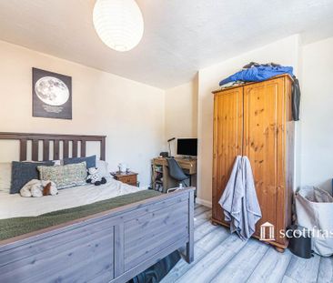 4 bedroom semi-detached house to rent - Photo 2