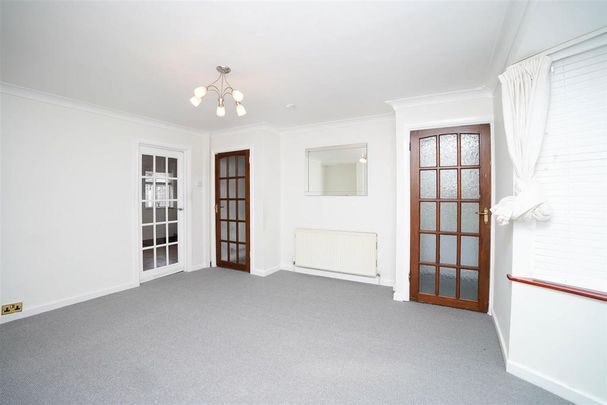 3 bedroom end of terrace house to rent - Photo 1