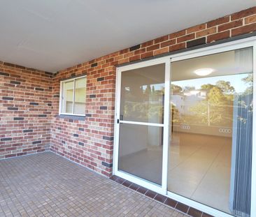 2/33 Burdett Street, Hornsby NSW 2077 - House For Rent | Domain - Photo 4