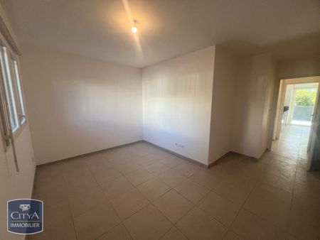 Location Appartement 3 pièces 61m² MARSEILLE 9ème - Photo 2