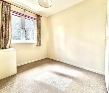 3 bedroom end of terrace house to rent - Photo 3