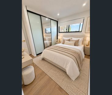Brand-New 5-Bedroom Luxury Home with Sparkling In-Ground Pool - Photo 3