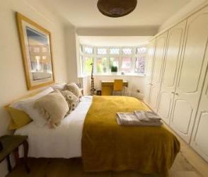 1 bedroom in a house share to rent - Photo 5