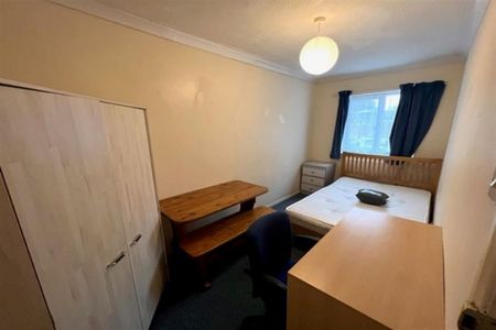 5 bedroom detached house to rent - Photo 4