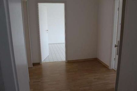 Einbauküche möglich! - Preiswerte, zentrumsnahe, große 2 Raum-Wohnung, WG geeignet mit Tageslicht... - Foto 5