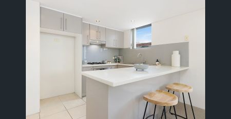 Executive Apartment with ducted Air Conditioning - Photo 4