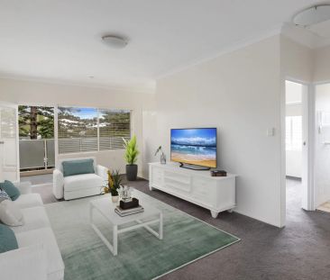 Top-Floor Beachside Apartment in a Peaceful Manly Setting - Photo 4