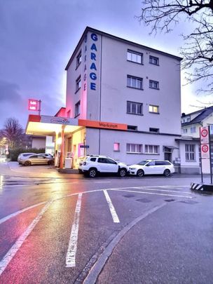 "Grossflächige Wohnung an zentraler Lage" - Photo 1