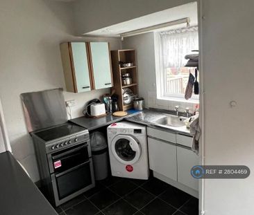 1 bedroom in a house share to rent - Photo 3