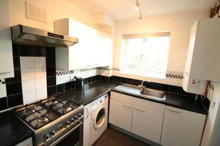 2 bedroom maisonette to rent - Photo 5